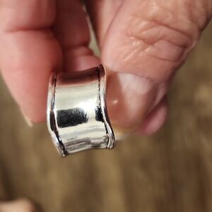 Elegant Silver Band Ring